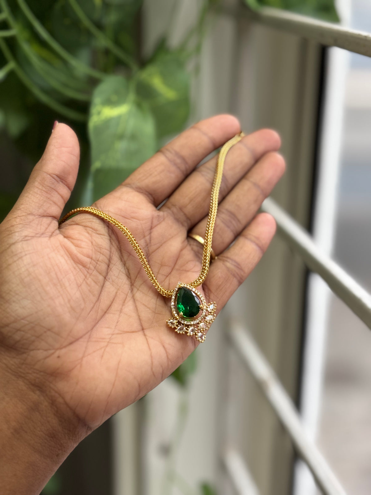 Luxury Teardrop Pendant Necklace - AN01