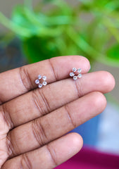 Floral Design Earlobe studs - H3