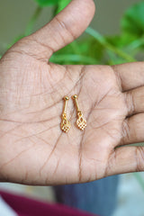 Drop hanging gold plated bugadi