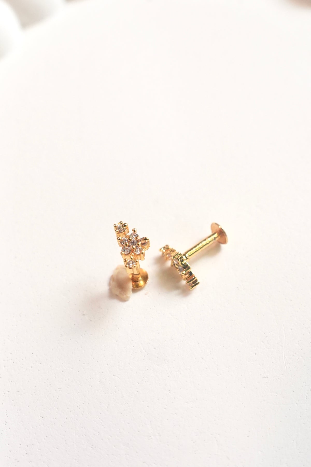 Elegant Second Stud - SSB7