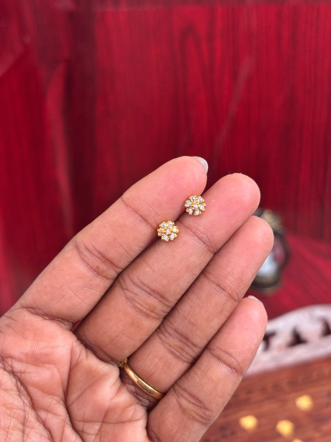 Diamond replica white flower ear studs - SSB32