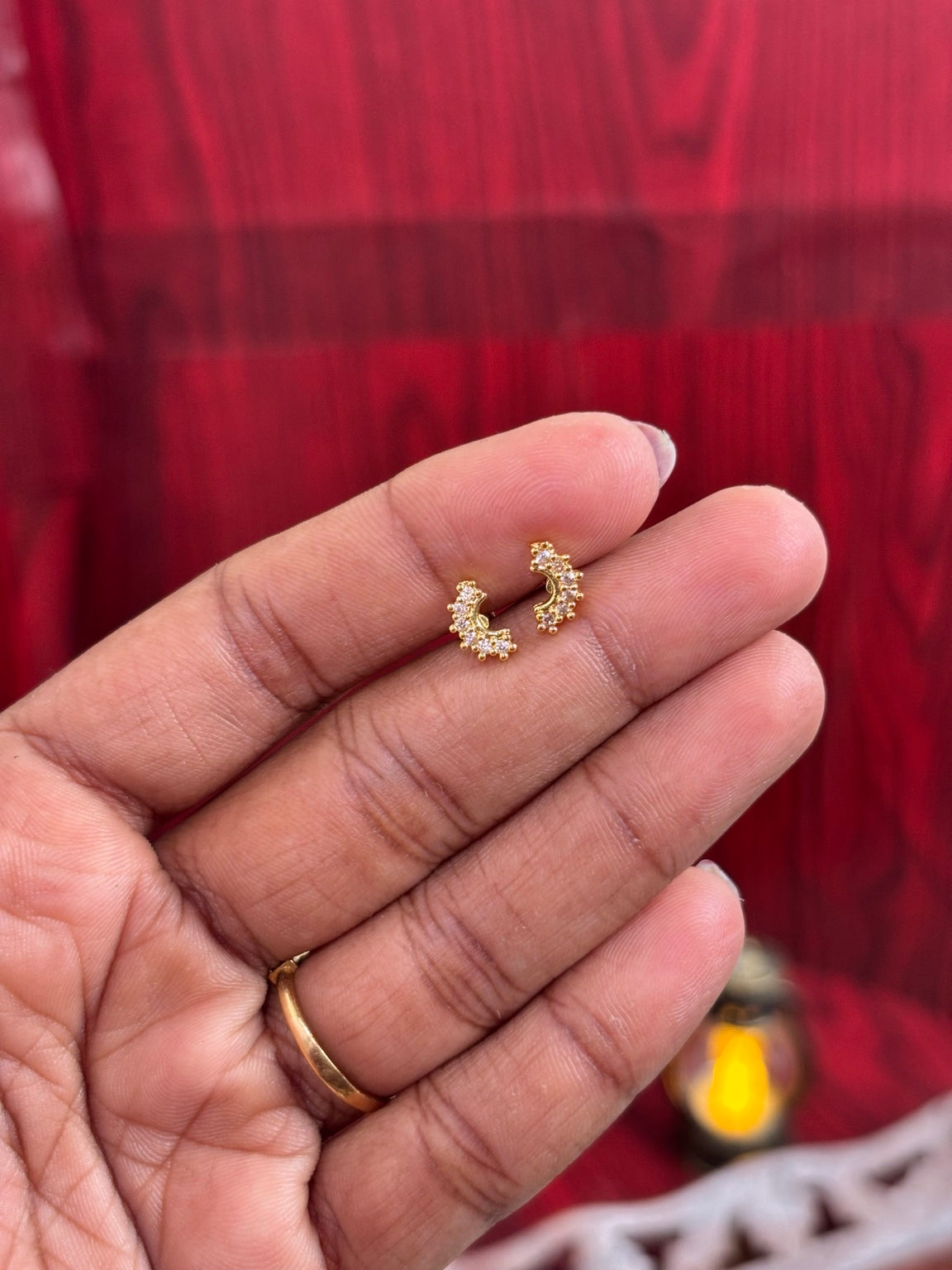 Diamond replica Curved Ear studs SSB36
